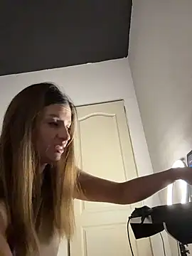 Snapshot of waspy chatting on December 22, 2025, 12:35 pm waspy online show from December 22, 2025, 12:35 pm