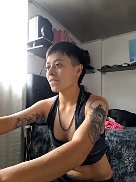 Snapshot of KitySweet chatting on November 10, 2025, 7:13 pm KitySweet online show from November 10, 2025, 7:13 pm