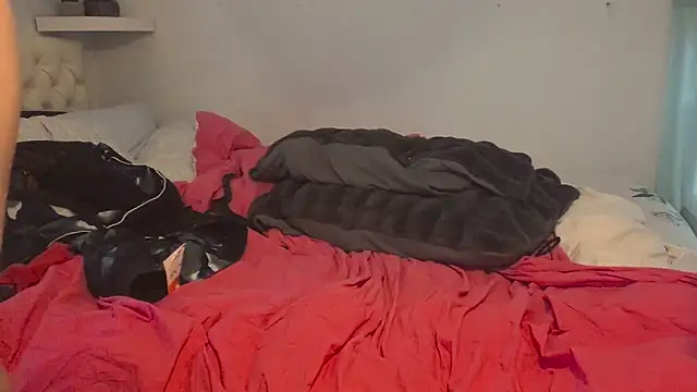 MaddisonX online show from February 9, 2026, 4:44 pm