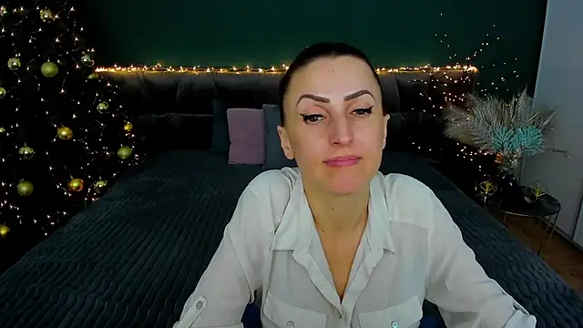 Rebecca Diamond online show from January 13, 2025, 9:52 am