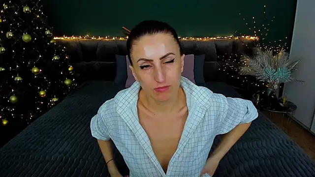 Rebecca Diamond online show from January 14, 2025, 1:49 pm