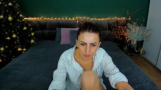 Rebecca Diamond online show from January 21, 2025, 3:32 pm