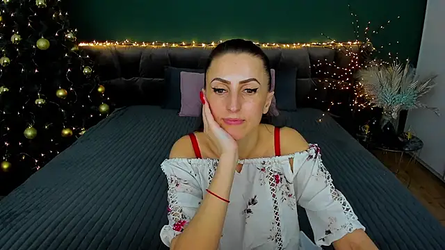 Rebecca Diamond online show from January 22, 2025, 9:57 am
