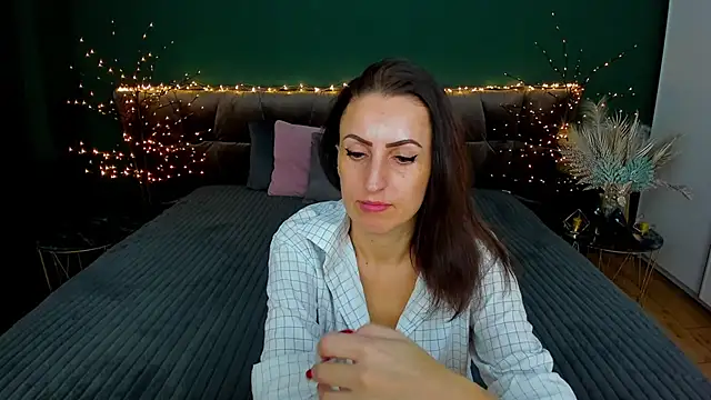 Rebecca Diamond online show from January 23, 2025, 11:37 am