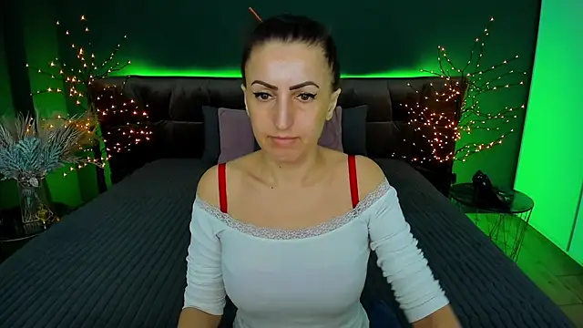 Rebecca Diamond online show from January 26, 2025, 6:28 am