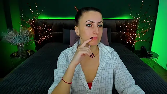 Rebecca Diamond online show from January 29, 2025, 6:43 am
