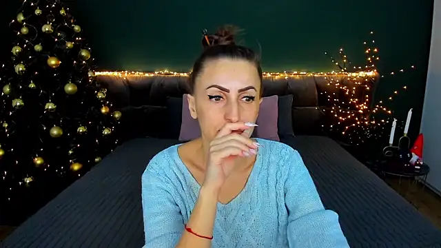 Rebecca Diamond online show from December 18, 2025, 6:41 am