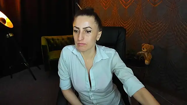 Rebecca Diamond online show from April 30, 2026, 5:25 am