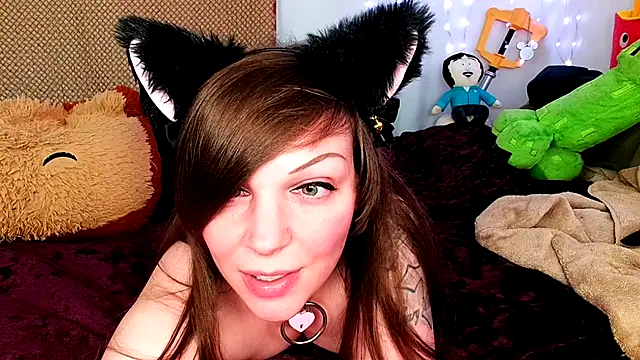 GamerGirlRoxyAndLee online show from January 28, 2025, 1:08 am