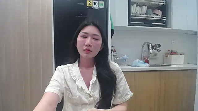 Asiagirll online show from May 2, 2026, 2:33 pm