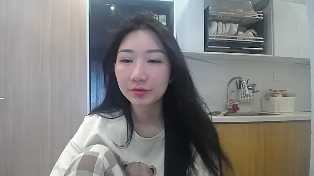 Asiagirll online show from May 8, 2026, 1:44 am
