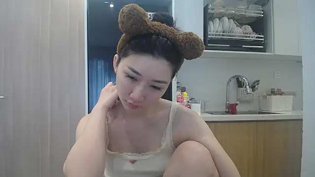 Asiagirll online show from June 5, 2026, 1:23 am