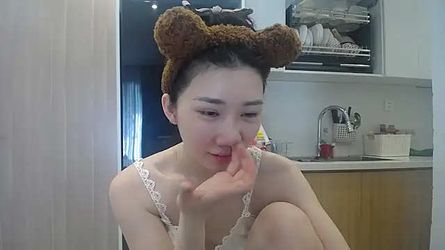 Asiagirll online show from June 8, 2026, 1:50 am