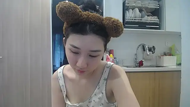 Asiagirll online show from June 11, 2026, 2:53 am