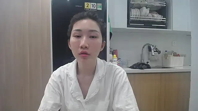 Asiagirll online show from June 14, 2026, 2:41 pm