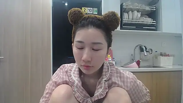 Asiagirll online show from June 15, 2026, 2:52 pm