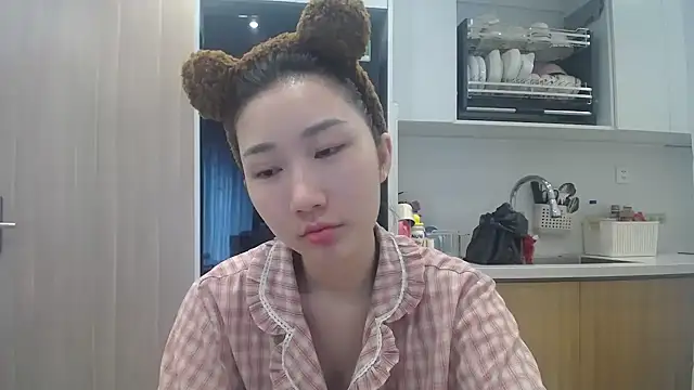 Asiagirll online show from June 16, 2026, 2:58 am