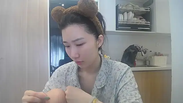 Asiagirll online show from June 20, 2026, 1:09 am