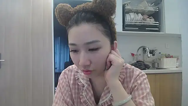 Asiagirll online show from June 22, 2026, 1:18 am