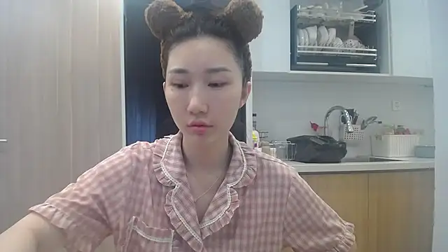 Snapshot of Asiagirll chatting on July 1, 2026, 12:56 am Asiagirll online show from July 1, 2026, 12:56 am