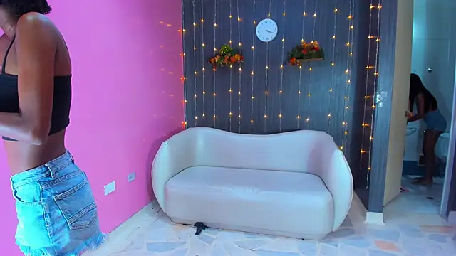 hotties kittens online show from January 29, 2025, 3:12 am