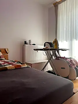 Pia July  online show from September 16, 2025, 12:28 pm