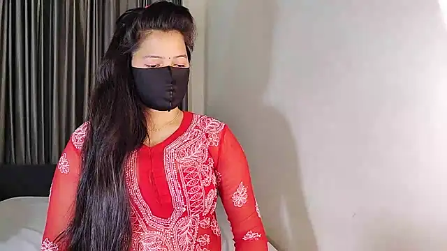 Snapshot of YourLovelyQueen chatting on January 14, 2025, 7:21 pm YourLovelyQueen online show from January 14, 2025, 7:21 pm