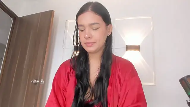 Hanna Risso online show from June 13, 2026, 6:06 pm