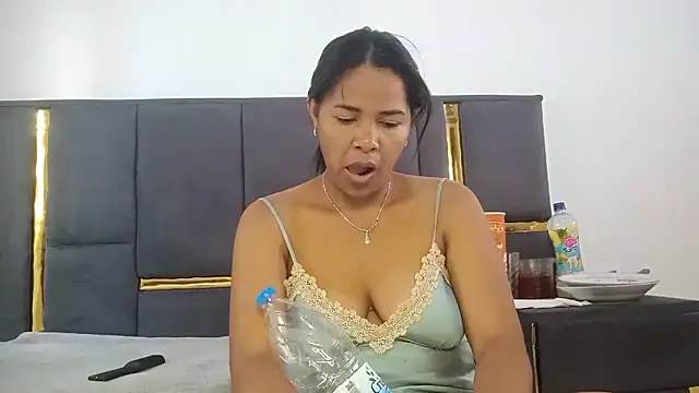 Snapshot of aleixane chatting on March 23, 2026, 6:28 am aleixane online show from March 23, 2026, 6:28 am