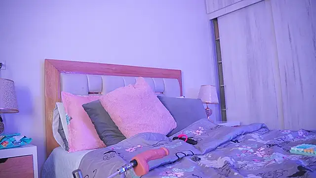 elena mature online show from September 21, 2025, 10:06 am