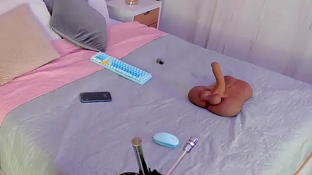 elena mature online show from October 18, 2025, 6:30 pm