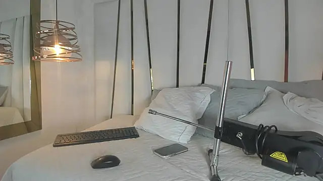 elena mature online show from June 5, 2026, 7:08 pm
