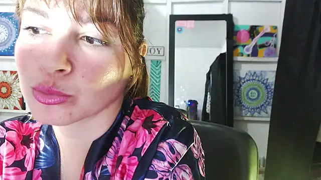 solamatista11 online show from September 27, 2025, 6:35 pm