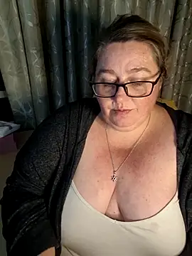 Iceprincess2bad4u online show from May 6, 2026, 6:13 pm