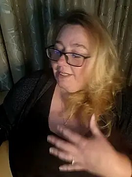 Iceprincess2bad4u online show from May 13, 2026, 6:16 pm