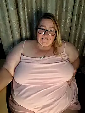 Iceprincess2bad4u online show from May 17, 2026, 5:42 pm