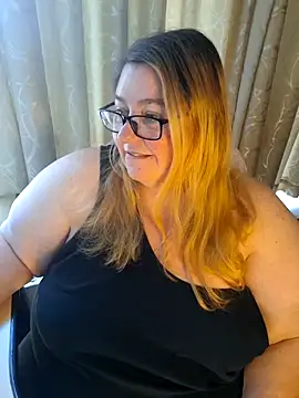 Snapshot of Iceprincess2bad4u chatting on June 13, 2026, 6:11 am Iceprincess2bad4u online show from June 13, 2026, 6:11 am