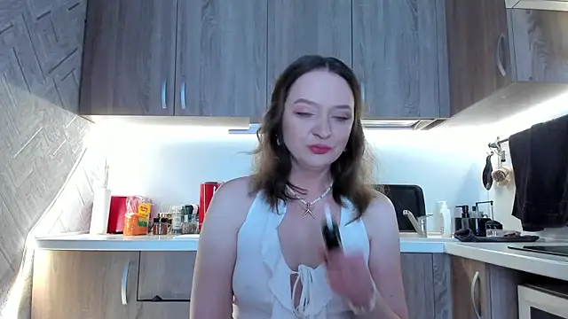 EvaBarsa  online show from November 6, 2025, 2:56 am