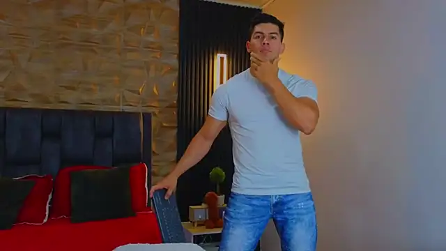 Snapshot of FelipeAndMarcello3 chatting on March 14, 2025, 10:38 pm FelipeAndMarcello3 online show from March 14, 2025, 10:38 pm