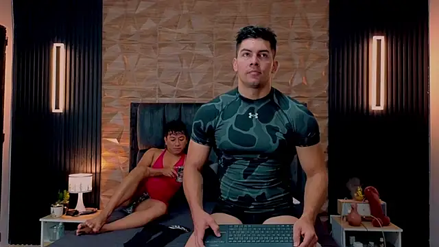 Snapshot of FelipeAndMarcello3 chatting on September 8, 2025, 2:16 pm FelipeAndMarcello3 online show from September 8, 2025, 2:16 pm