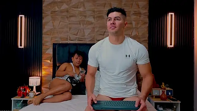 Snapshot of FelipeAndMarcello3 chatting on September 26, 2025, 2:54 pm FelipeAndMarcello3 online show from September 26, 2025, 2:54 pm