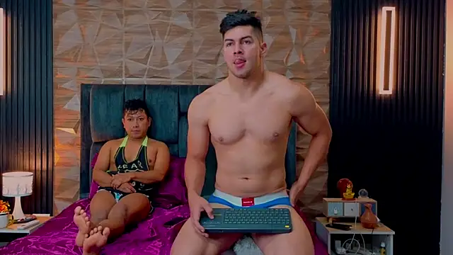 Snapshot of FelipeAndMarcello3 chatting on October 3, 2025, 2:14 pm FelipeAndMarcello3 online show from October 3, 2025, 2:14 pm