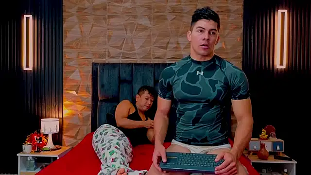 Snapshot of FelipeAndMarcello3 chatting on October 17, 2025, 2:19 pm FelipeAndMarcello3 online show from October 17, 2025, 2:19 pm