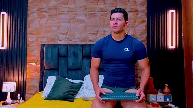 Snapshot of FelipeAndMarcello3 chatting on March 23, 2026, 2:43 pm FelipeAndMarcello3 online show from March 23, 2026, 2:43 pm