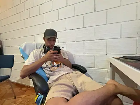 Max TheHorseDick online show from January 15, 2026, 1:32 am