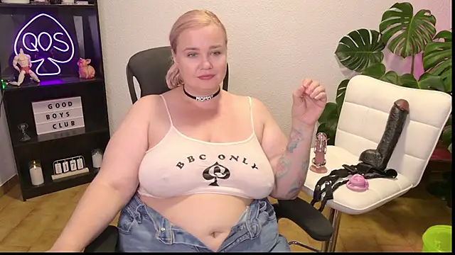 MargotGrey online show from June 17, 2026, 4:19 pm