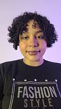 Snapshot of Electric_bae chatting on November 3, 2025, 2:35 am Electric bae online show from November 3, 2025, 2:35 am