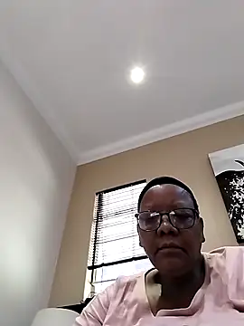 Snapshot of SEXYBOOBSNASS chatting on September 19, 2025, 6:37 am SEXYBOOBSNASS online show from September 19, 2025, 6:37 am