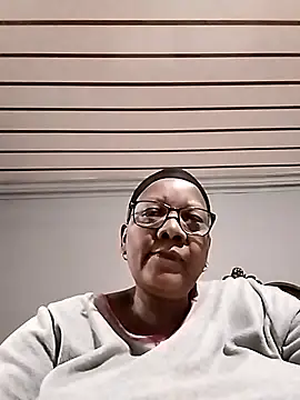 Snapshot of SEXYBOOBSNASS chatting on October 3, 2025, 8:28 pm SEXYBOOBSNASS online show from October 3, 2025, 8:28 pm