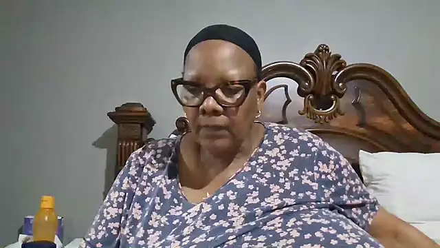 Snapshot of SEXYBOOBSNASS chatting on October 10, 2025, 6:18 pm SEXYBOOBSNASS online show from October 10, 2025, 6:18 pm